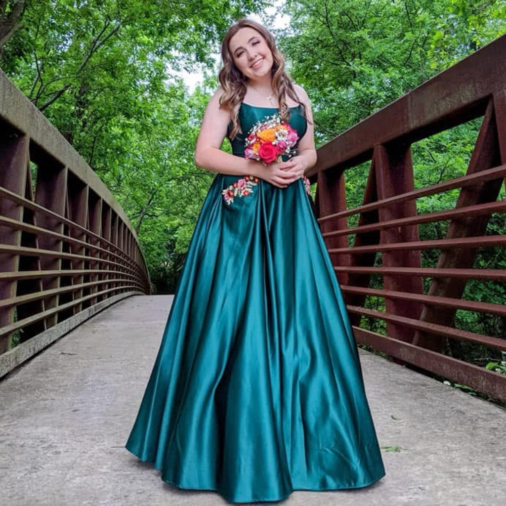 Blondie Nites Satin Dress 3 Floral Pockets Double Strap Gown Green Davids Bridal - Picture 2 of 16